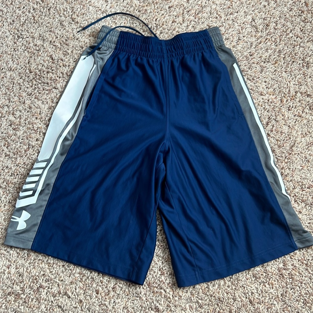 Men’s UA shorts